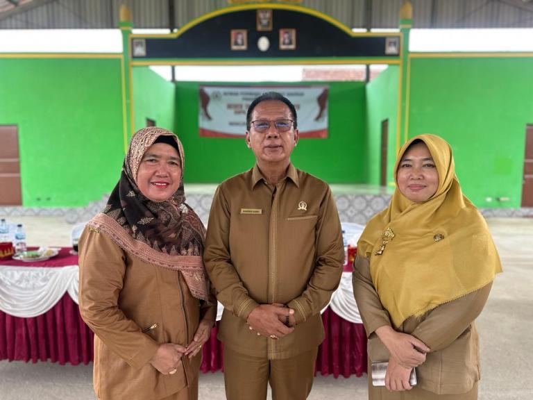 Ketua DPRD Lampung Kunjungi Guru Berprestasi Di SMAN 1 Seputih Raman dalam masa reses tahap II